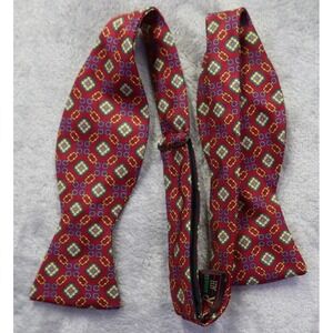 Hanauer Red Geometric Pattern Bowtie Necktie